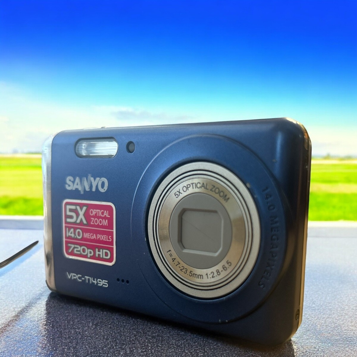 Sanyo VPC-T1495 14.0MP 5x Zoom Blue Digital Camera No Chargeror