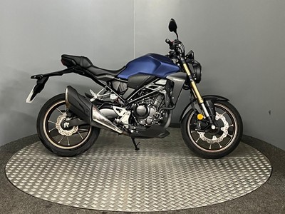 Honda cbf 300