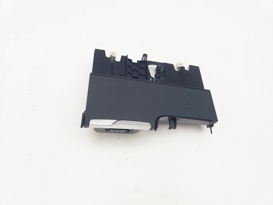 CENICERO VOLVO V60 COMPARTIMENTO DE ALMACENAMIENTO 2018 313891085 Foto 2 de 4