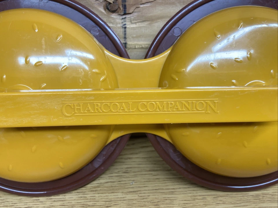 Prensa de hamburguesas de carbón acompañante hamburguesa empanada vegetal relleno molde parrilla 2005 Foto 2 de 4