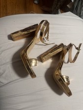 Nina Miller Gold Strappy Block Heel Sandals Star Accents Ankle Strap Size 6