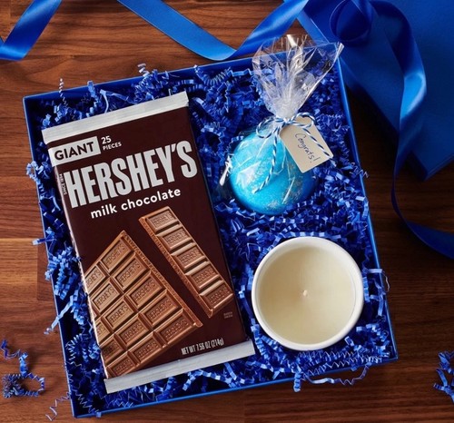 HERSHEY'S MILK Chocolate GIANT BAR, CHEAPEST PRICE LIMITED (12) X 7.56 Ozs BARS - Picture 4 of 7