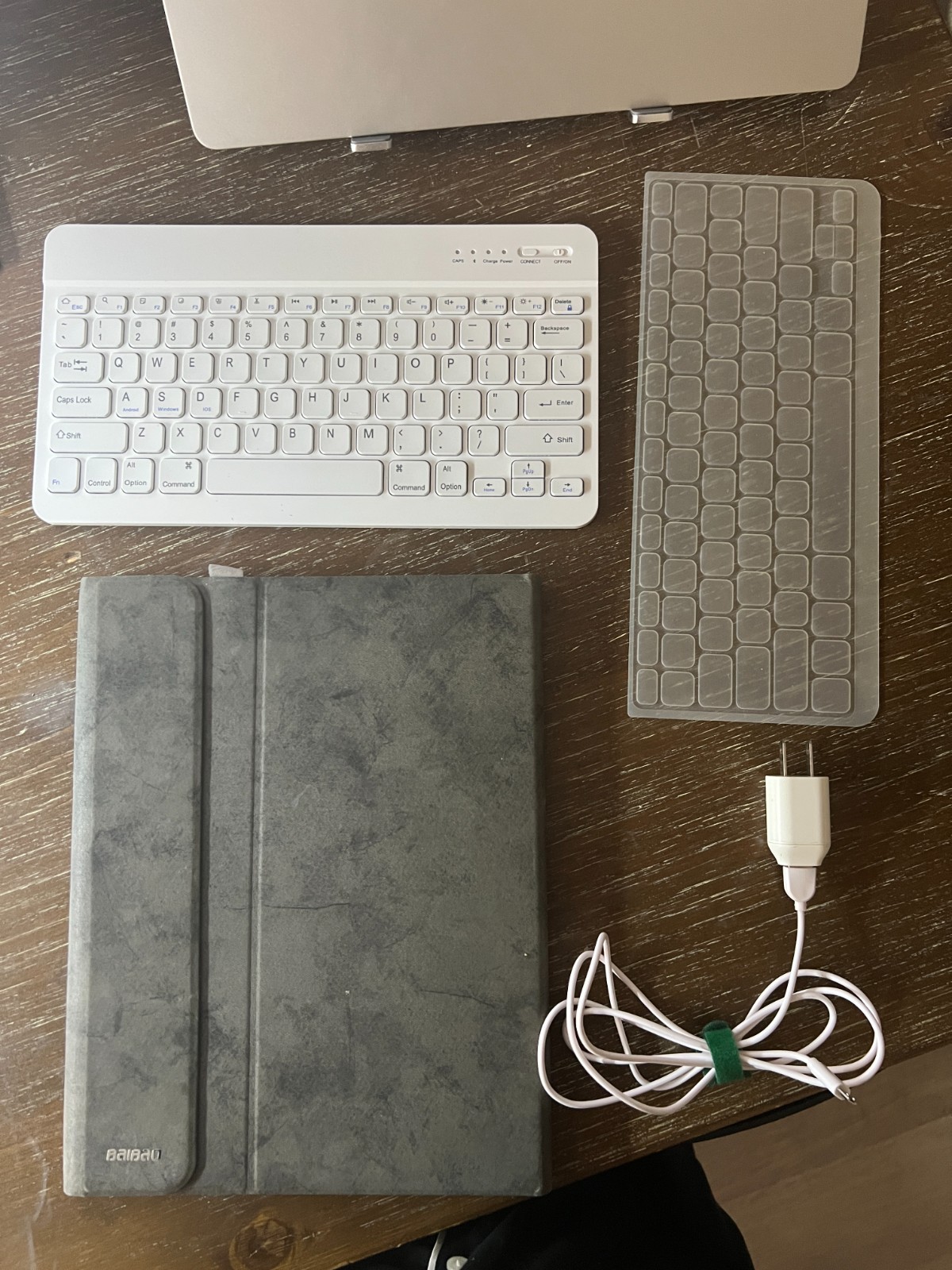 Universal 10-Inch Tablet Keyboard Case Set &ndash; Bluetooth Keyboard & Folio Stand