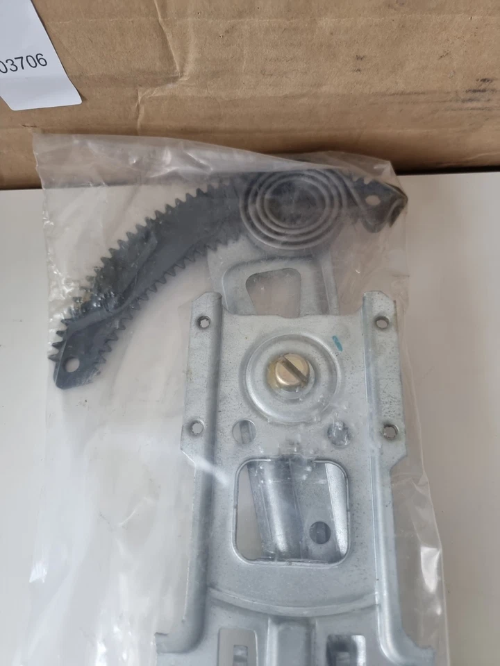 Genuine Hyundai H100 Window Regulator | 82407-4B010 - Image 4 of 4