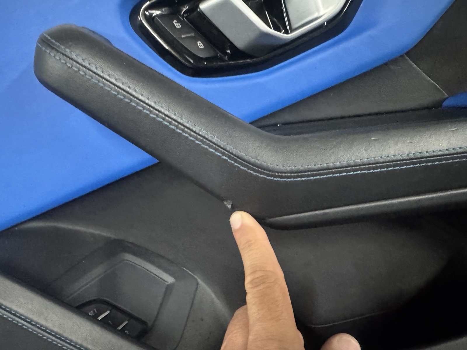 Set 4 Front Rear Interior Door Trim Panel Black Blue OEM Lamborghini Urus 2019