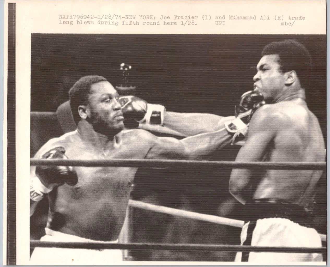 1971年 モハメド アリ vs ジョー フレイジャー ボクシングワイヤー フォト - タイプ 3 #7 - 画像1/3