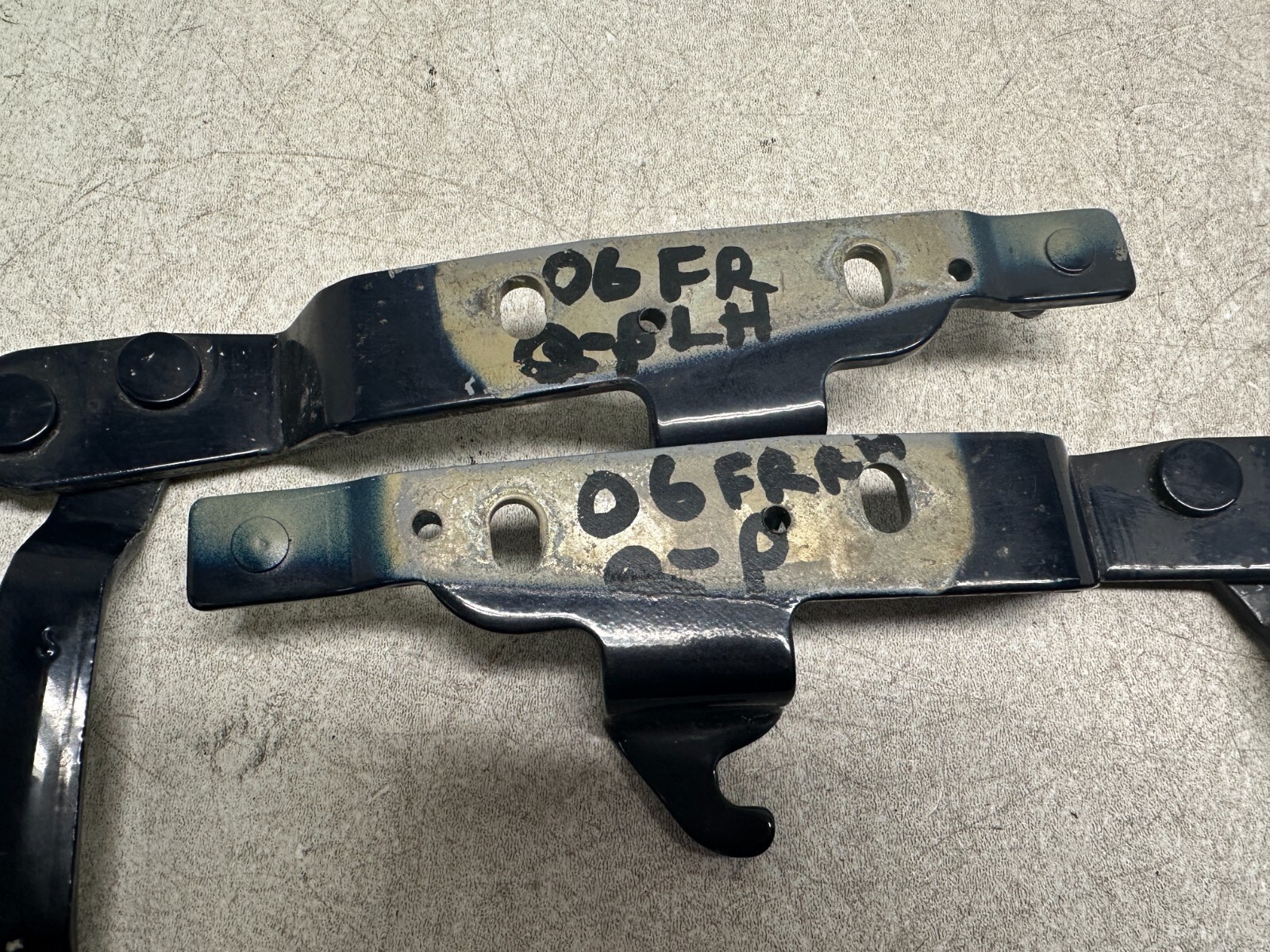 Maserati Quattroporte 2003-2012 Left Engine lid hinges Pair