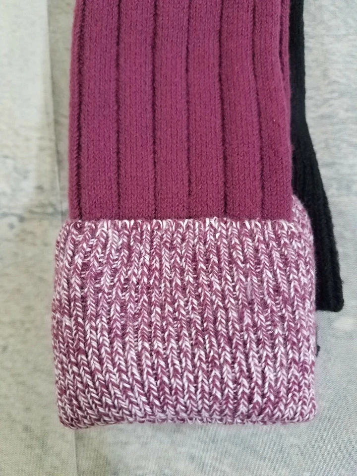 Pack de 2 pares de calcetines hasta la rodilla New Directions ciruela y negro para mujer  Foto 4 de 4