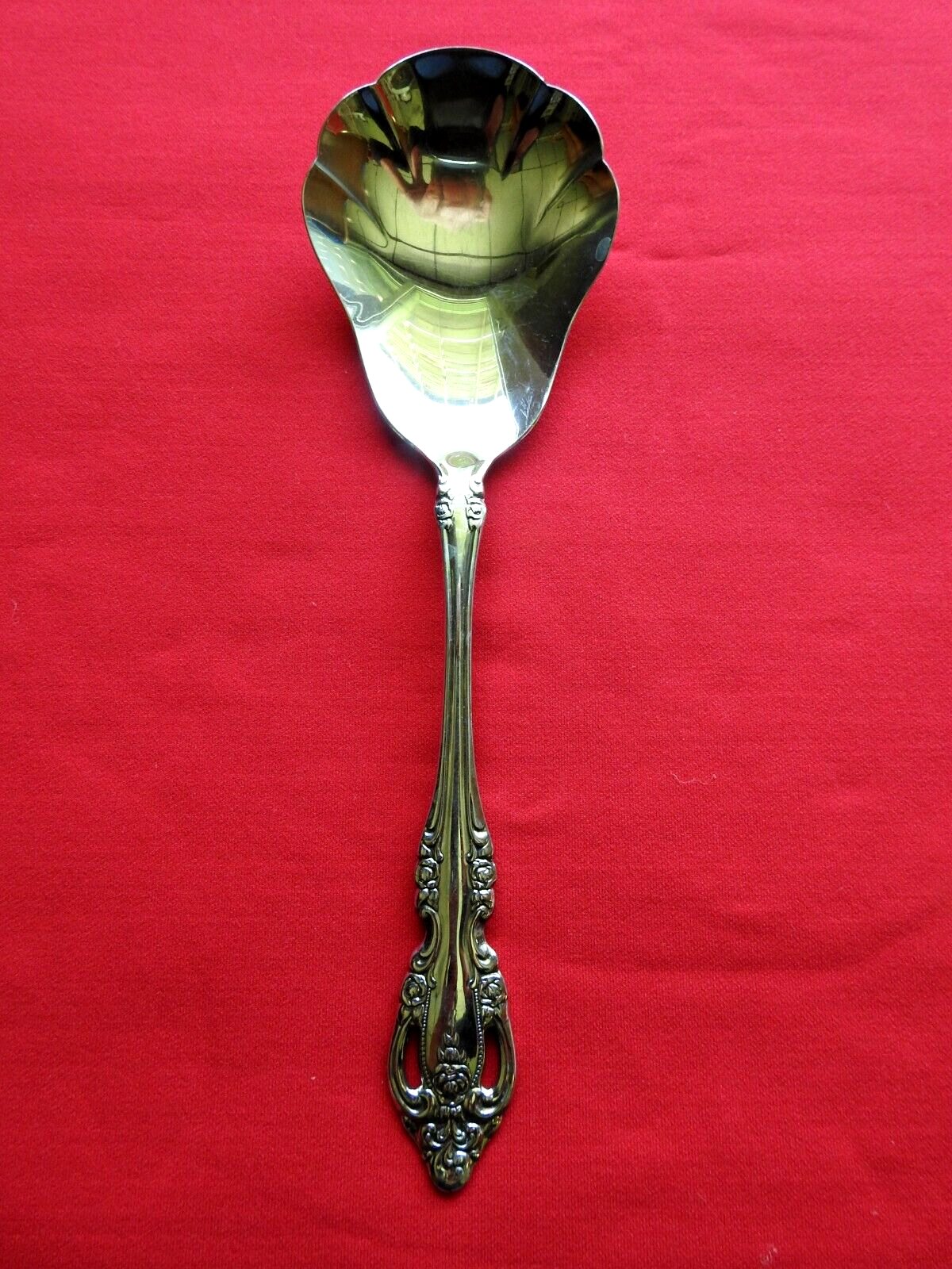 Oneida Shell Pattern Oneida Community Stainless Brahms Pattern 8 3/4