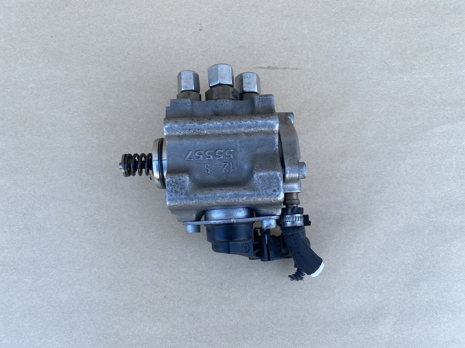 03-07 BMW E66 760LI V12 HPFP High pressure Fuel Injection Pump  