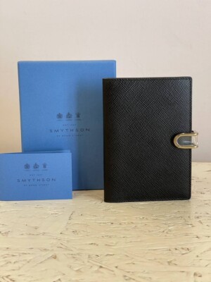 [新品未使用] SMYTHSON Panama Passport Cover Passport Cover in Panama in cerulean | Smythson