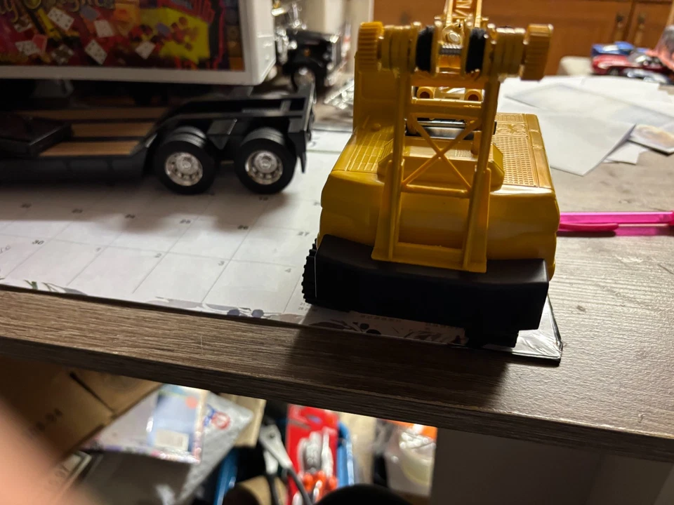 12" LONG NEW RAY NEW E30 YELLOW TRACK CRANE, NO PACKAGING # B 555 - Image 2 of 3