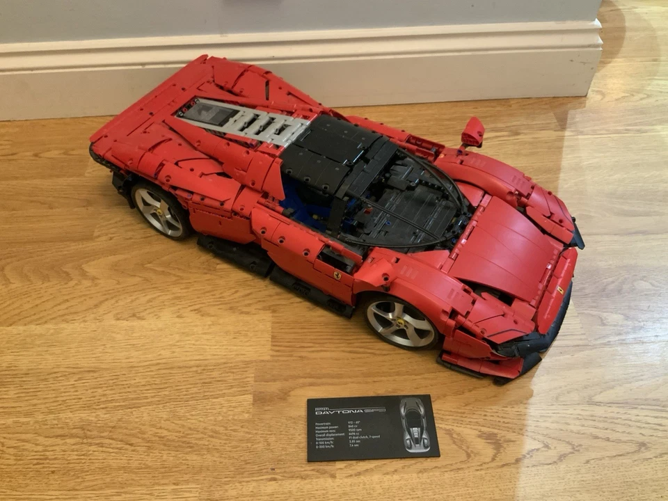 LEGO Technic 42143 Ferrari Daytona SP3, photo 1 of 5