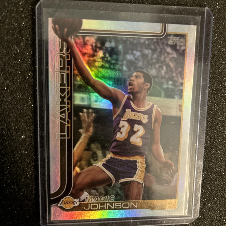 2025-26 Topps NBA Magic Johnson Rainbow Foil #255 La Lakers Legend Foto 3 de 4