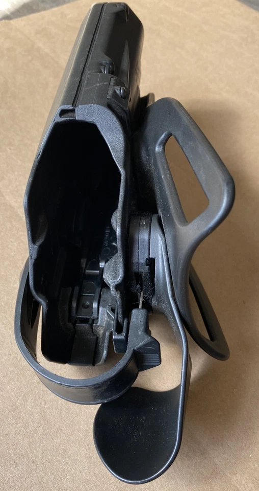 Safariland 7360-8325 Glock 17/19/34 Gen 5 Light Right Hand Holster w/ Belt Mount - Image 3 of 4