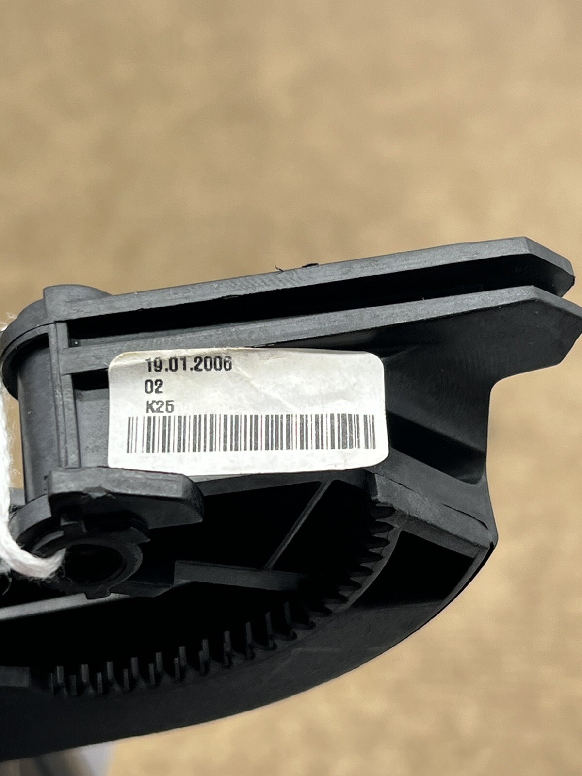 20062013 BMW 3Series E90 E91 E92 E93 FRONT CENTER CONSOLE LID ARMREST