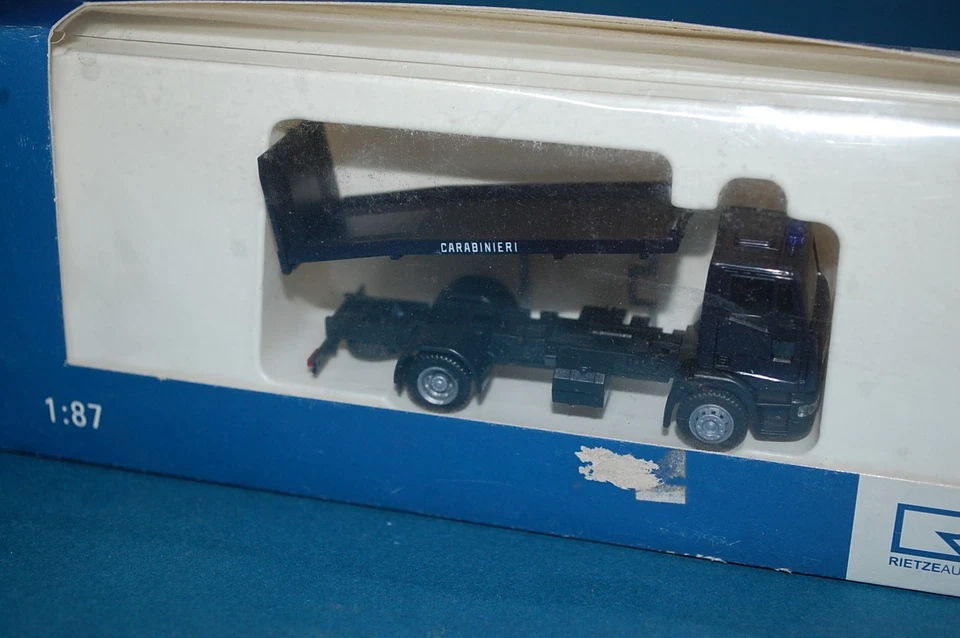 Rietze Automodelle RZ DOC60914 - Iveco Eurocargo Carabinieri scala 1/87 - Immagine 2 di 4