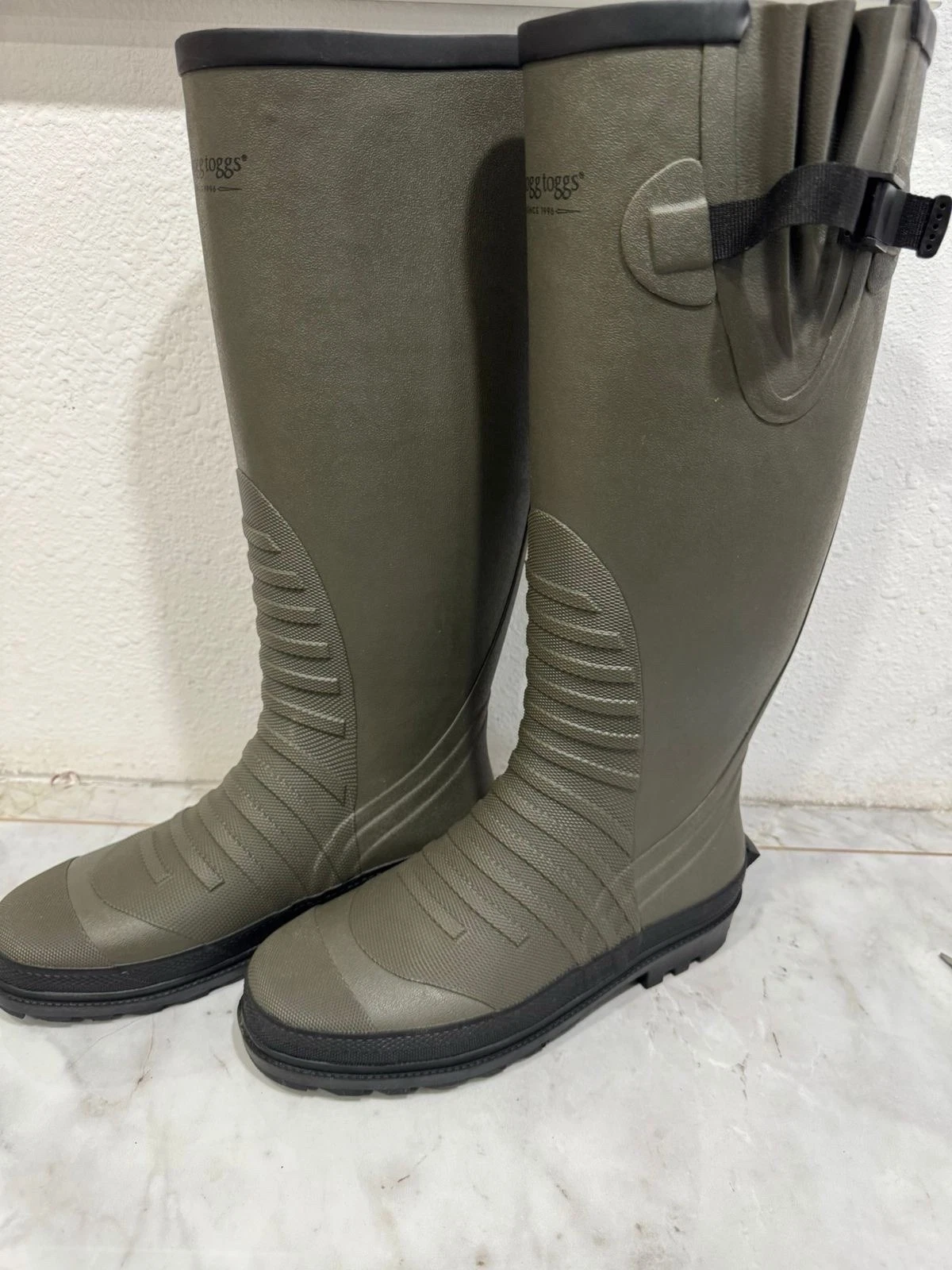 Frogg Toggs Cascades Rubber Knee Boot Size 8 4CS411-500-080