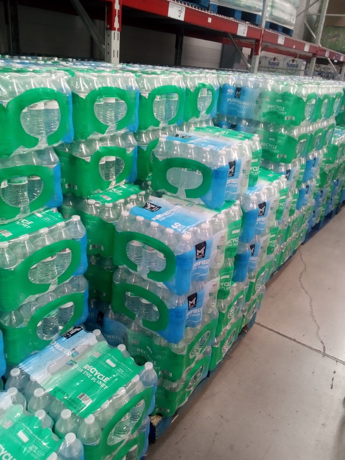 Member's Mark Purified Drinking Water Pallet. 16.9oz bottles, 40 ct