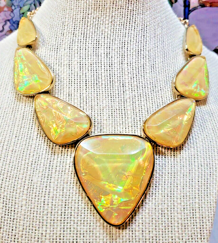Necklace Iridescent Lucite Chunky Graduated Choker Warm Yellow Glows Icy Blue - Picture 16 of 17