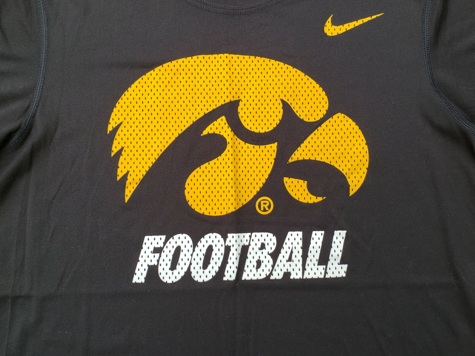 Iowa Hawkeyes Football Nike DriFit Black Shirt Men's Medium M NCAA