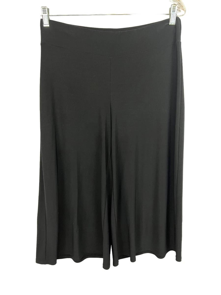 White house black store market black pants