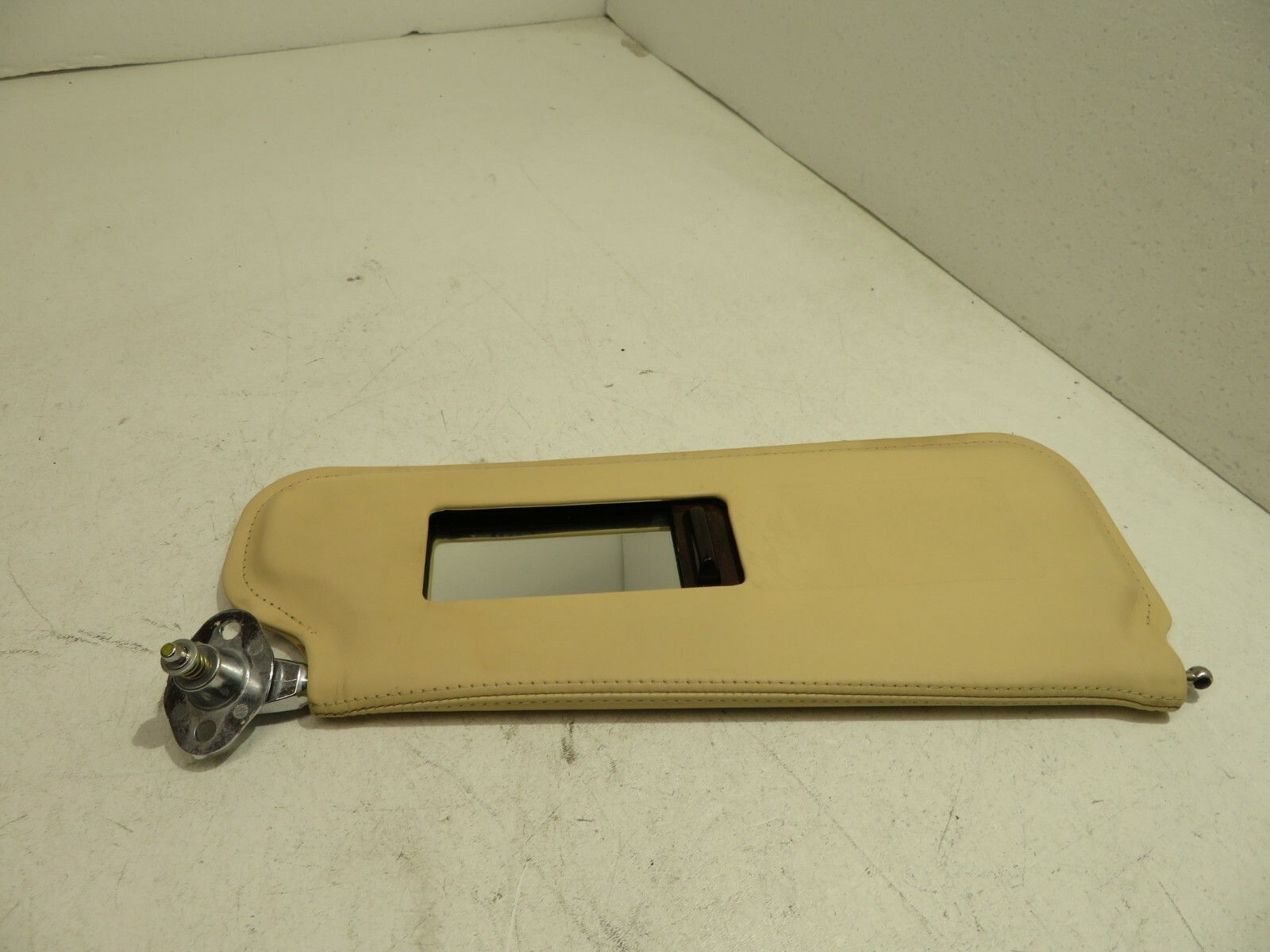 1999-2006 BENTLEY ARNAGE 6.75L FRONT RIGHT PASSENGER SIDE SUN VISOR SHADE OEM