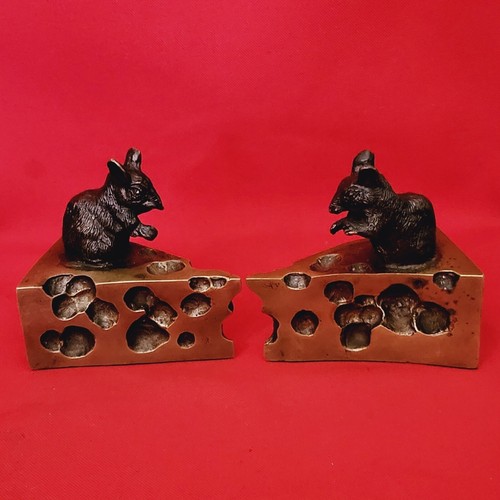 Pair of Bronze Brass Mice and Cheese Wedges Bookends - Picture 6 of 14