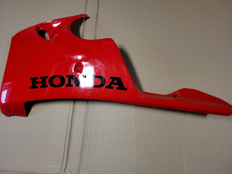 honda cbr900rr lower side cowl, left 64470-MASA-0000 - Image 3 of 4