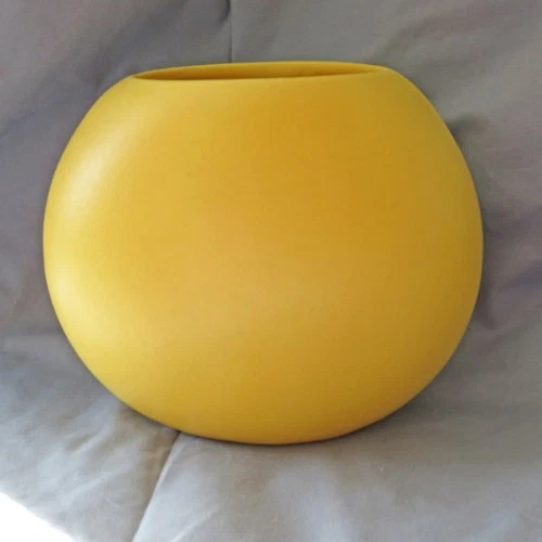 Vintage Haeger Mid-Century Modern Matte Yellow 7-inch Vase
