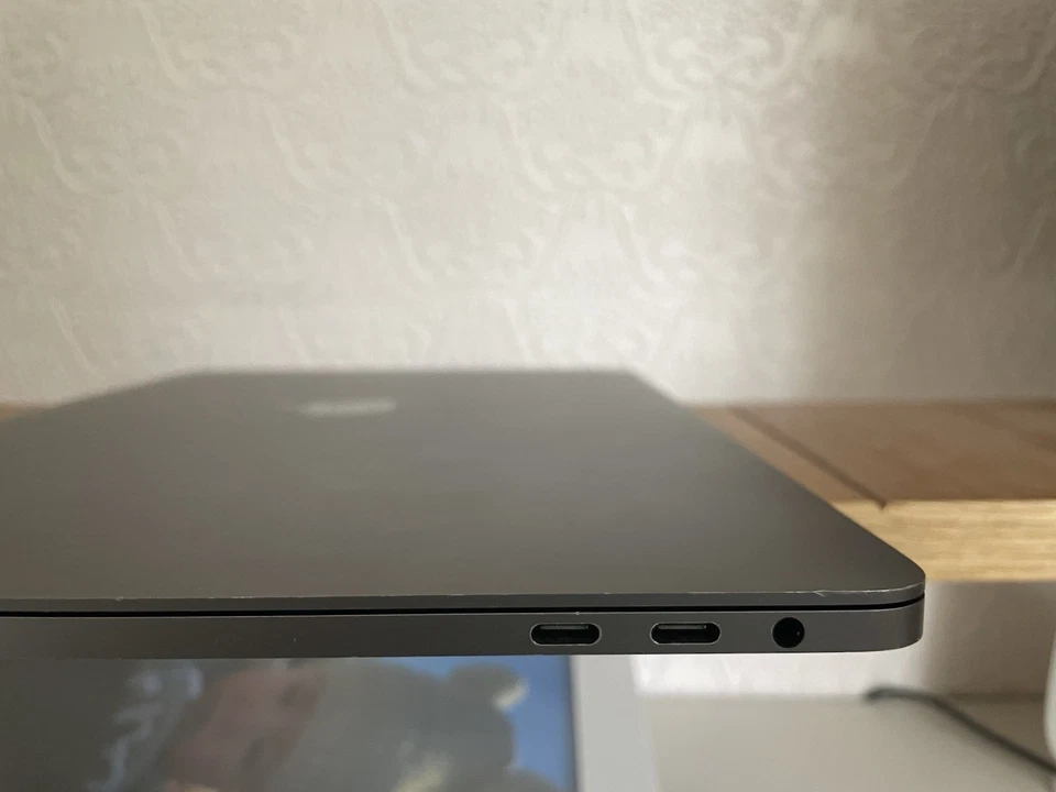 Apple MacBook Pro 13" 2019 · i5 · 8GB · 500GB, photo 4 of 5