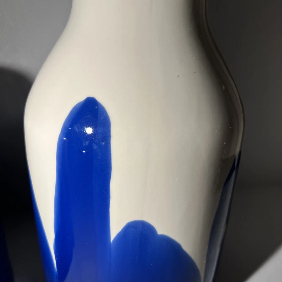 Juego de 2 jarrones de cerámica Project 62 azul y blanco - decoración moderna Foto 2 de 4