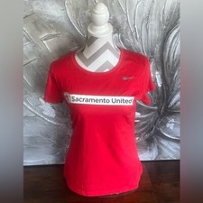 Sacramento United Soccer Team Logo Athletic Dry Fit Red Nike Tee T-Shirt -Size M