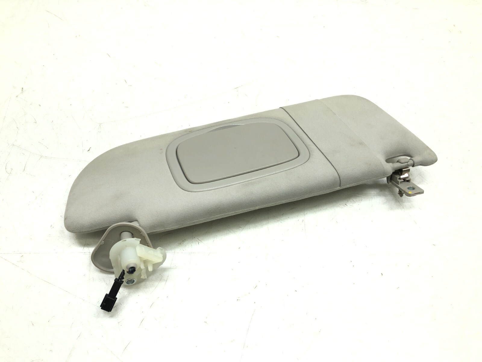2014-2019 MASERATI GHIBLI S RIGHT PASSENGER FRONT SUN VISOR OEM.