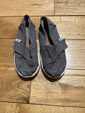 Toms Tiny Seasonal Classic Canvas Toddler Shoes Size 8