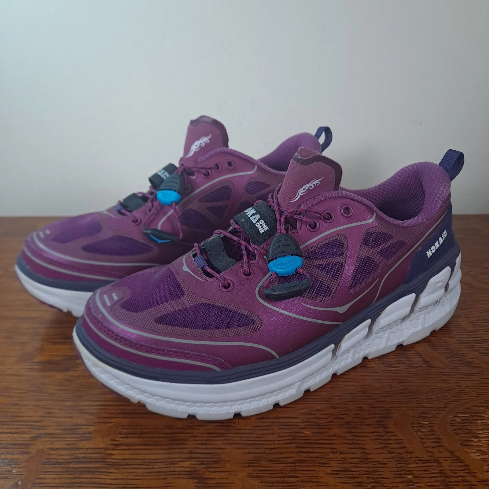 Hoka One Women’s Conquest Purple 20108 025 CMWH Running Shoes Sneakers Sz 7