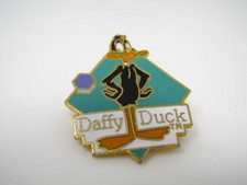 Vintage Collectible Pin: DAFFY DUCK 1990