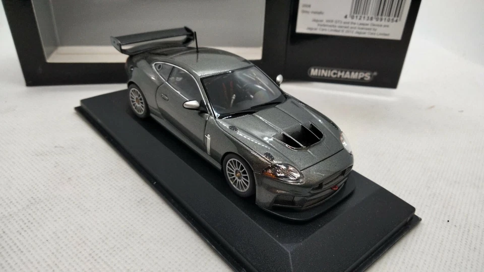 Minichamps JAGUAR XKR GT3 "STREET" EDIZIONE LIMITATA 1 di 1416 pz SCALA 1:43 - Immagine 3 di 4