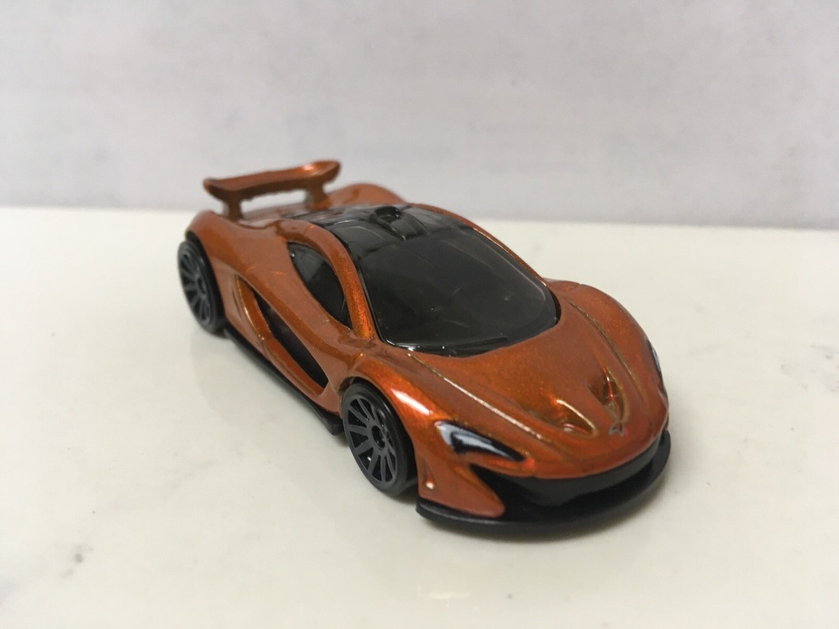 2013-2015 McLaren P1 Collectible 1/64 Scale Diecast Diorama Model