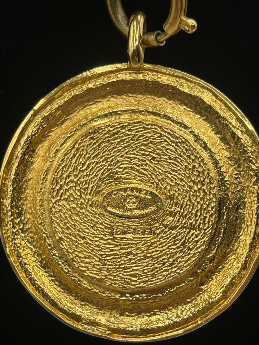 Chanel 31 Rue Cambon Coin Chain Medallion Vintage Gold Plated Long