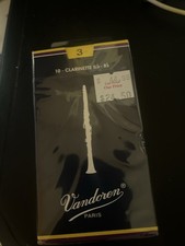 Vandoren CR103 Traditional Bb Clarinet Reeds Strength 3 - Box of 10
