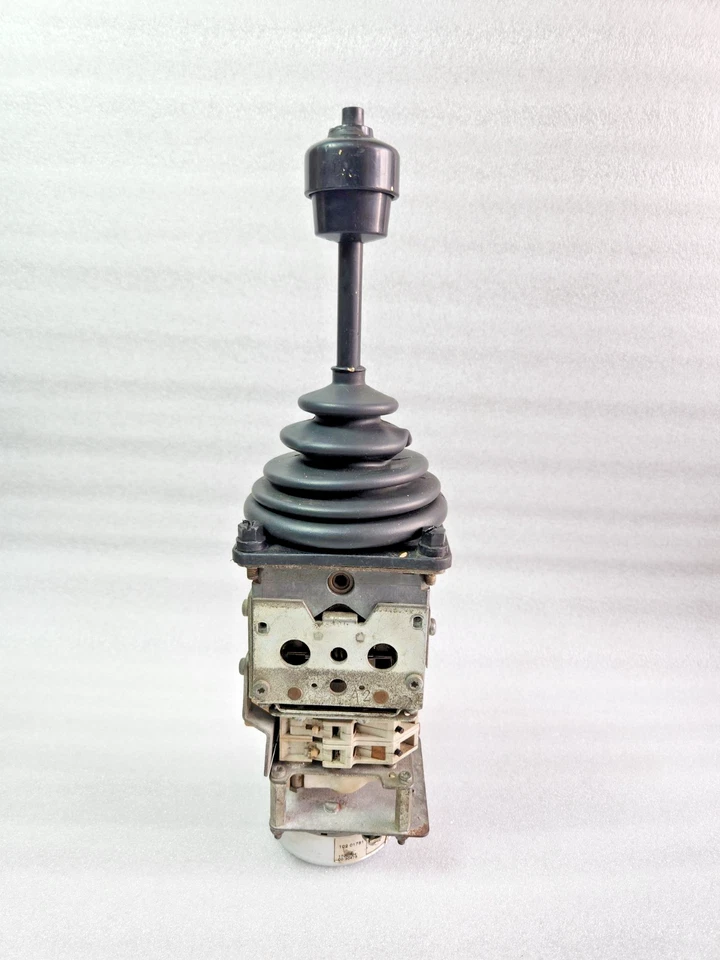 LIEBHERR-WERK 606201914 CRANE JOYSTICK CONTROLLER V64.1D-02ZP [FAST SHIPPING] - Image 2 of 4