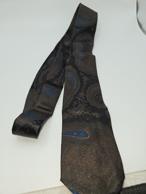1970's Vintage Tre's Bien by Laor Zarmand Necktie Tie Blue 58x 3 1/2