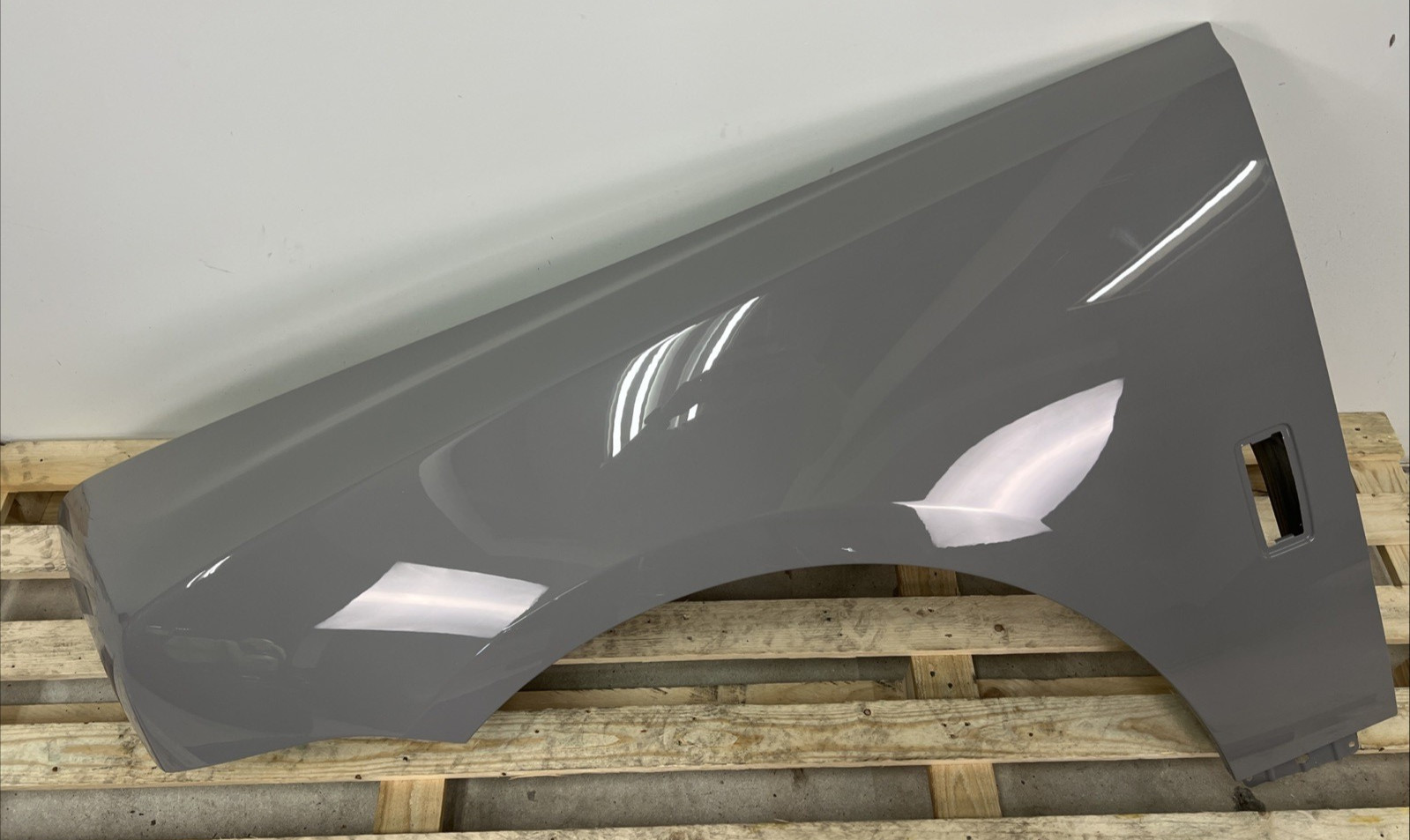 ROLLS ROYCE CULLINAN FENDER LEFT DRIVER 2019-2026 GRAY OEM