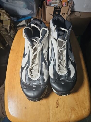 Chaussures de sport homme Nike Air Astrograbber 3/4 taille 12 blanc noir voir photos - Photo 1 sur 16