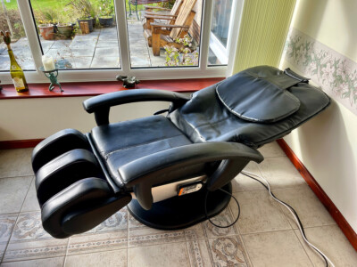 Human Touch HT 100 full body reclining massage chair electric Shiatsu  UK