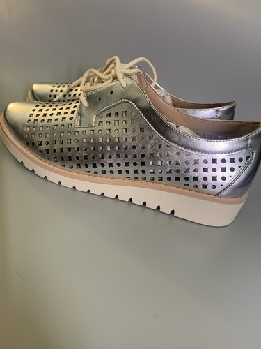 French Blu Oxford Shoes Womens US Size 7 silver Metallic Shimmer NIB - Picture 3 of 7