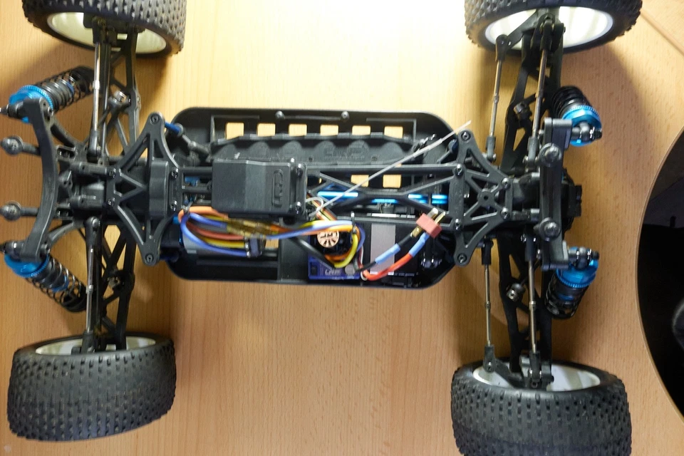 S10 Blast TX 2 Brushless RTR 2.4GHz LRP 120503 - Bild 3 von 4