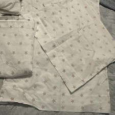 POTTERY BARN KIDS BEIGE STARS FULL SIZE FLAT SHEET 2 PILLOWCASES Flawed Fitt