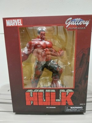 Marvel Gallery Red Hulk Diamond Select PVC Statue